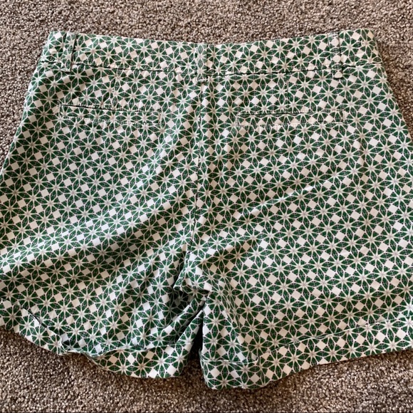 Banana Republic Short Sz 2 Like New - Picture 3 of 3